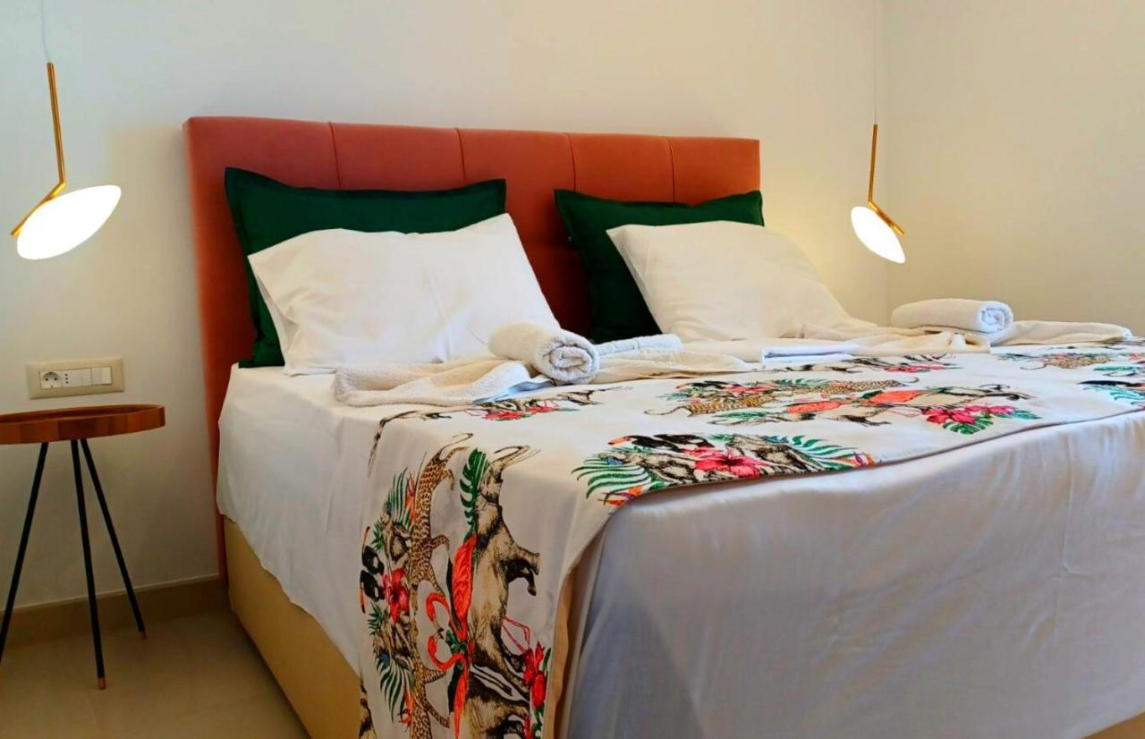 Apartament En Plo & *